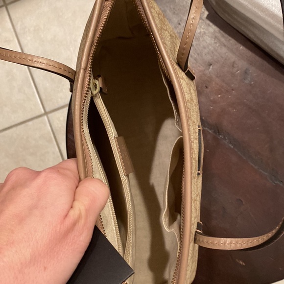 Gucci Nude Supreme Canvas w/ zip beige leather tote - Picture 15 of 16